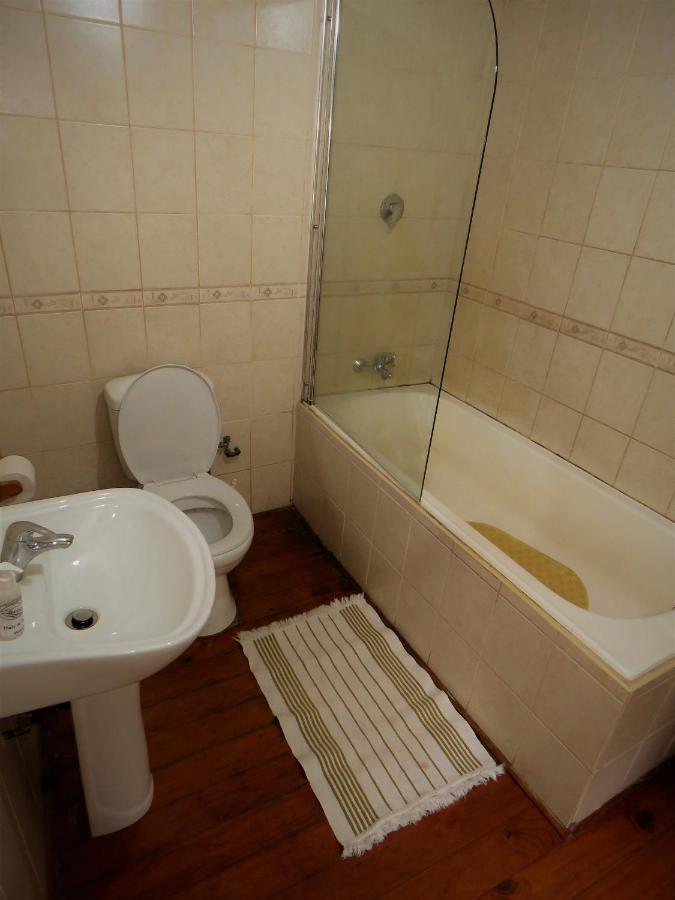 Fountain Baths Guest Cottages Barberton Exteriör bild