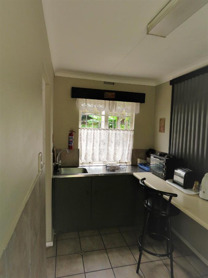 Fountain Baths Guest Cottages Barberton Exteriör bild