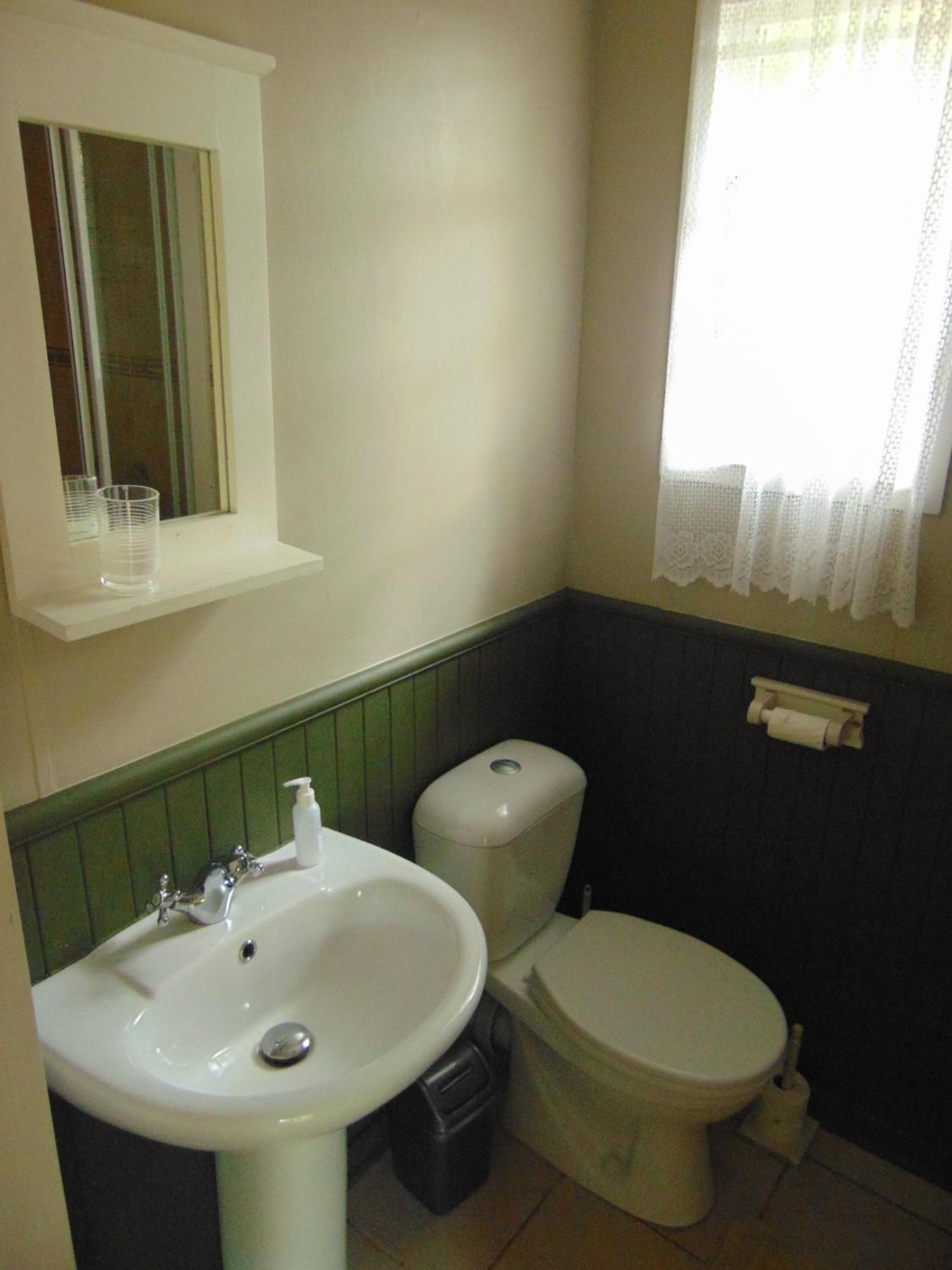 Fountain Baths Guest Cottages Barberton Exteriör bild