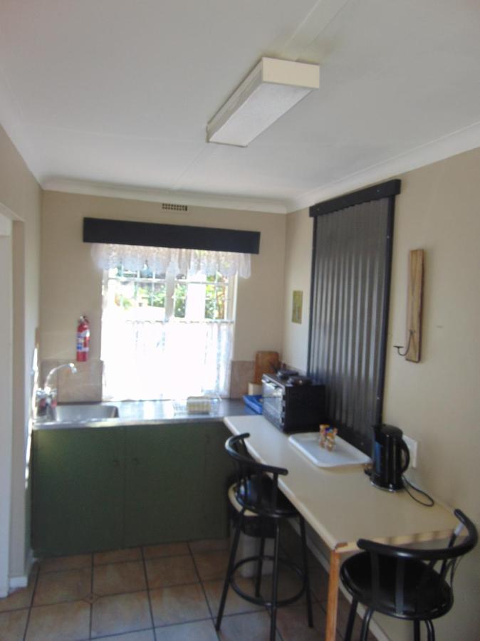 Fountain Baths Guest Cottages Barberton Exteriör bild